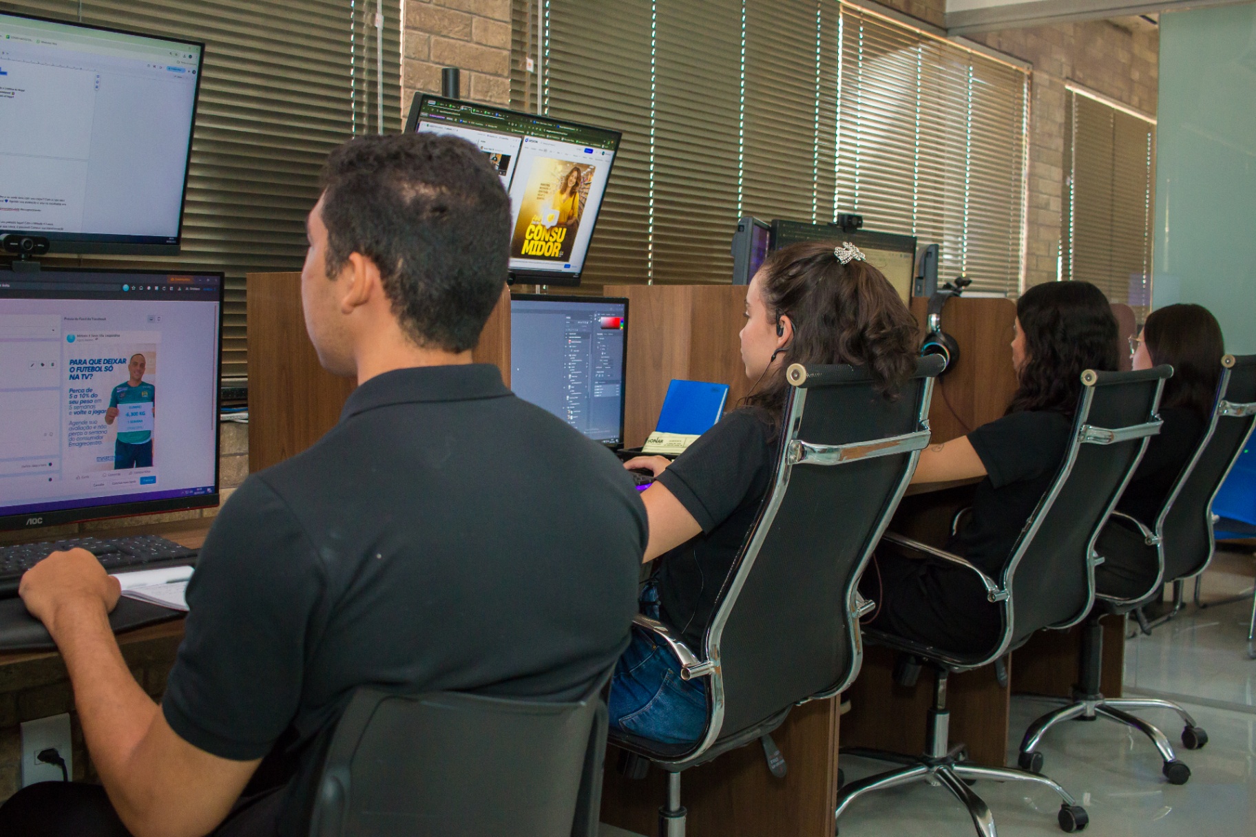Especialistas Sonar trabalhando em campanhas